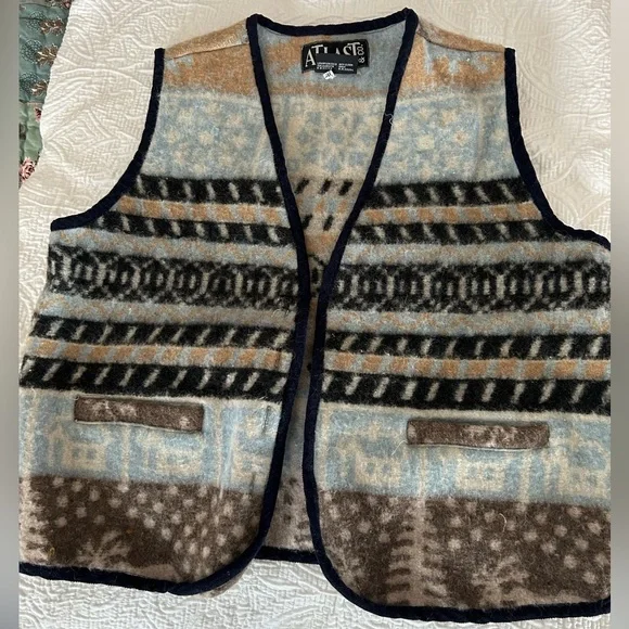 VINTAGE “At Last&Co” 60Wool 40/cotton,acrylic Vest with Blue,black &Tan Pattern. - Picture 1 of 5